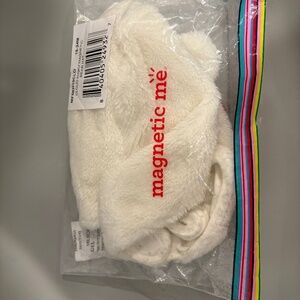 NWT magnetic me Minky hat 18-24 months